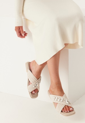 INUIKII Slipper Woven Crossed Stones  White 40