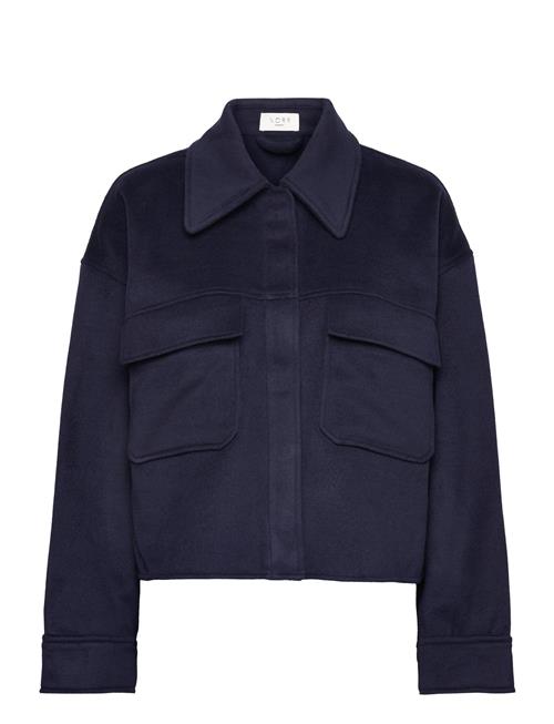 Se Helia Short Shirt NORR Blue ved Booztlet
