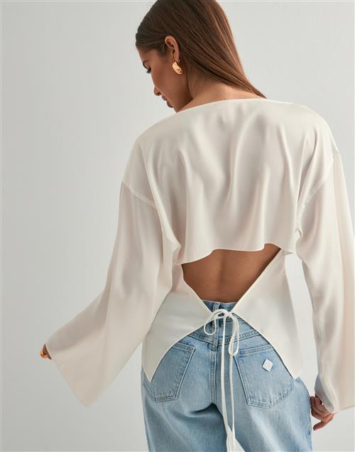 Nelly - Hvid - Sassy Satin Blouse