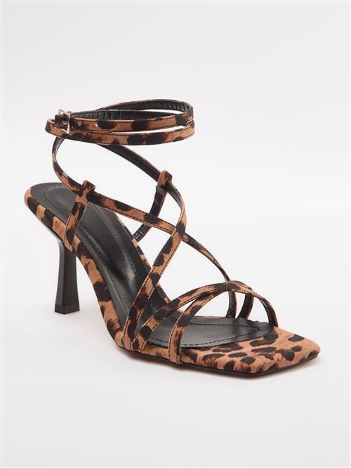 Se Trendyol Sandaler  cognac / sort ved About You