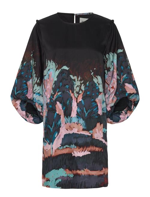 Sansi Munthe Black