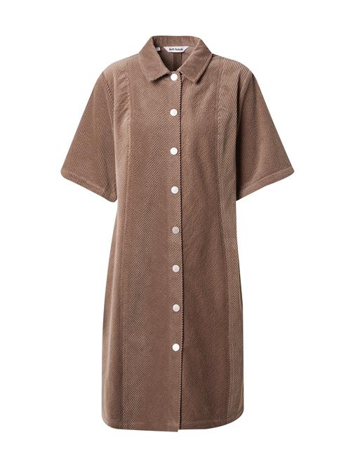 Se Soft Rebels Blusekjole 'Meggy'  brun ved About You