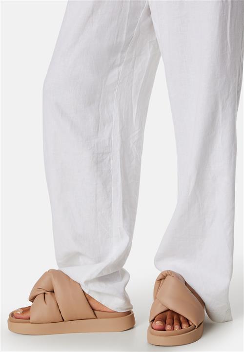 INUIKII Soft Crossed Slipper