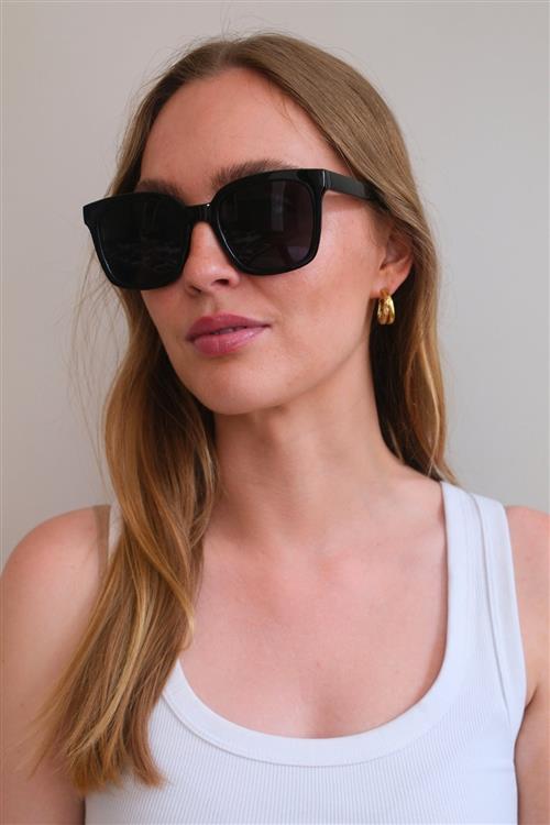 Aisha Solbriller - Sort - One-Size - TeeShoppen