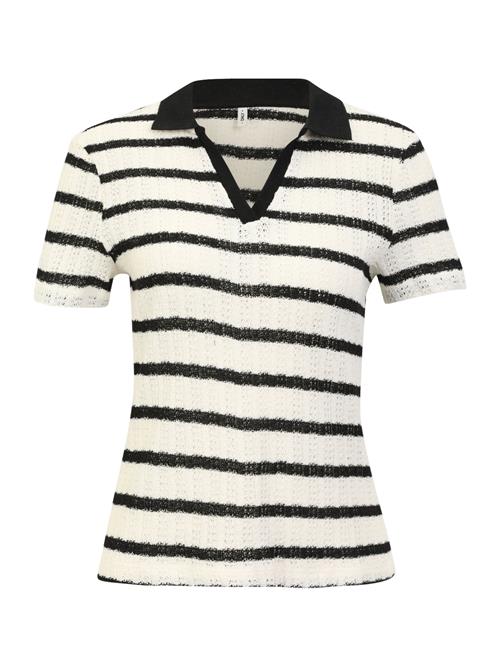 Se Only Tall Shirts 'ONLHALIA'  sort / hvid ved About You