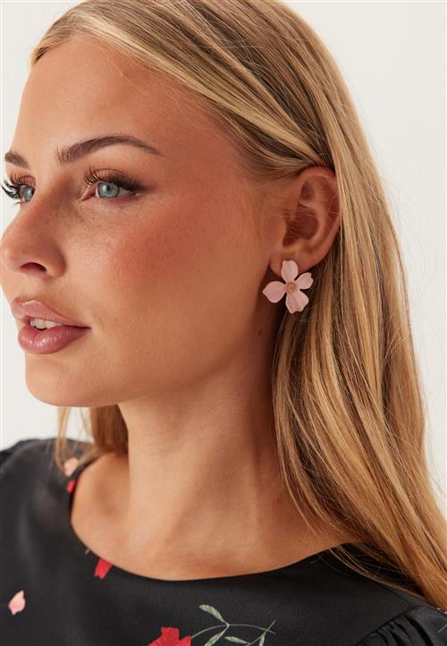 BY JOLIMA Lilly Flower Earring