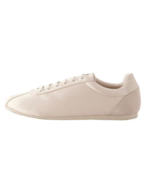 Se Next Sneaker low  ecru ved About You