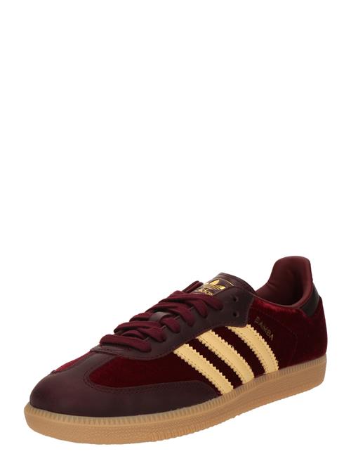 Se ADIDAS ORIGINALS Sneaker low 'SAMBA'  beige / vinrød ved About You