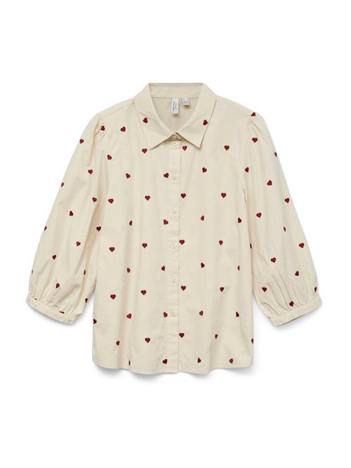 Se VERO MODA Bluse 'VMFeat'  creme / mørkerød ved About You