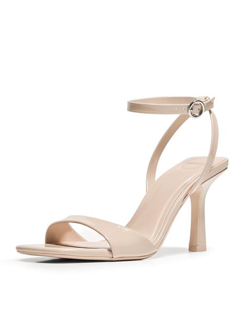Se Bershka Sandaler med rem  elfenben ved About You