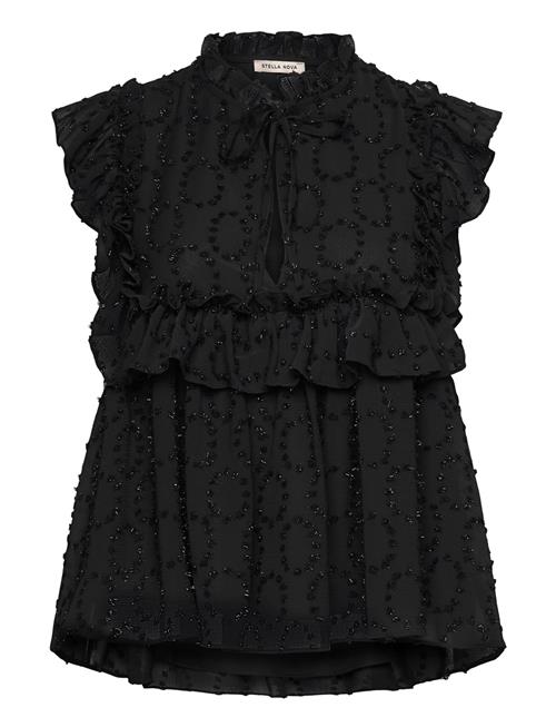 Se Sleeveless Blouse With Flounce Stella Nova Black ved Booztlet