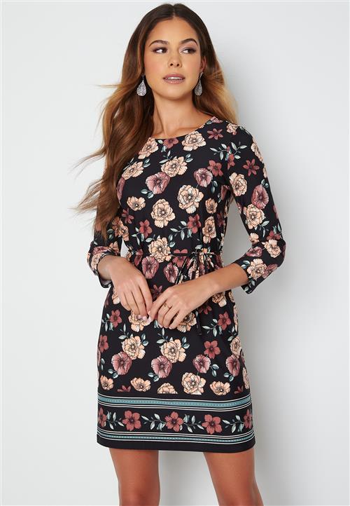 Happy Holly Blenda dress, with belt