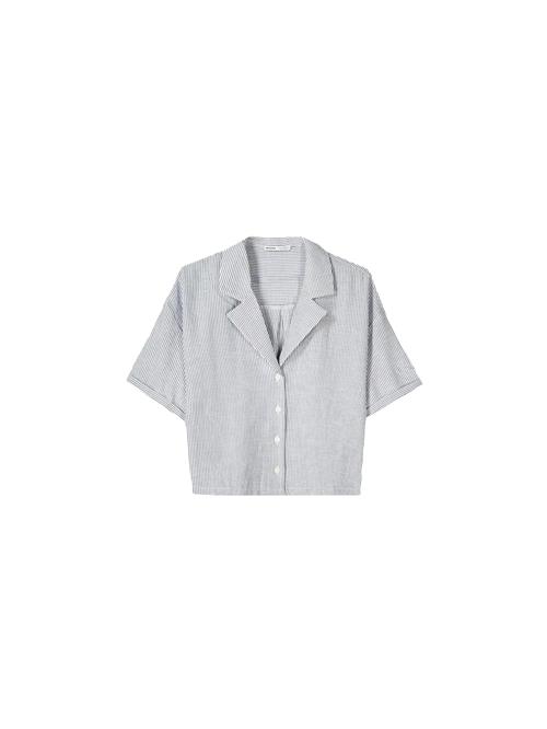 Se Bershka Bluse  mørkeblå / hvid ved About You