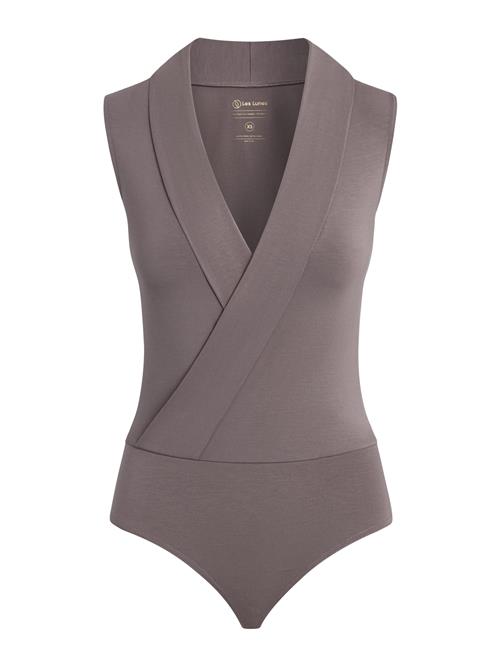 Se Les Lunes Shirtbody 'Josy'  taupe ved About You