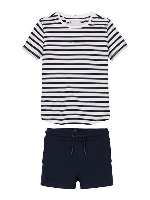 Se TOMMY HILFIGER Sæt  mørkeblå / hvid ved About You