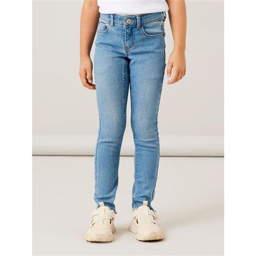 Se NAME IT Skinny Fit Jeans Polly Light Blue hos SmartKidz