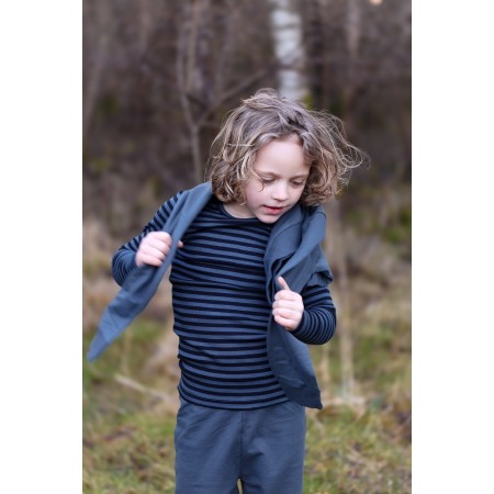 Se BIRKHOLM Stribet Rib Bluse Indigo Blå & Navy Blå hos SmartKidz