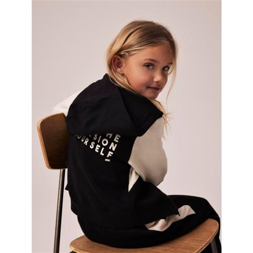 Se NAME IT Kort Sweat Cardigan Nolayla Black hos SmartKidz