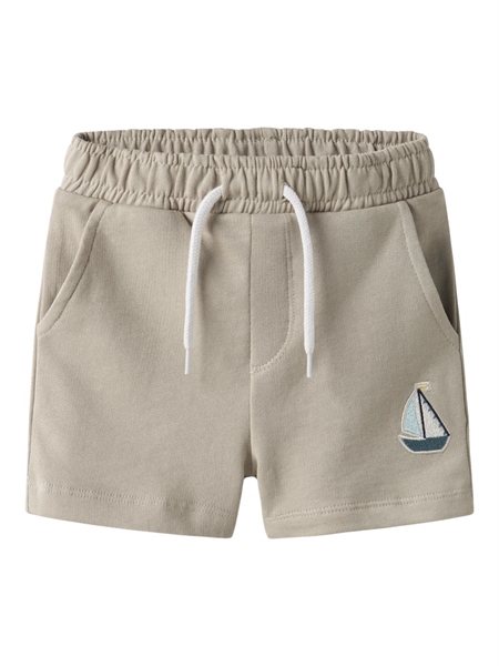Se NAME IT Sweat Shorts Fritzo Island Frossil hos SmartKidz