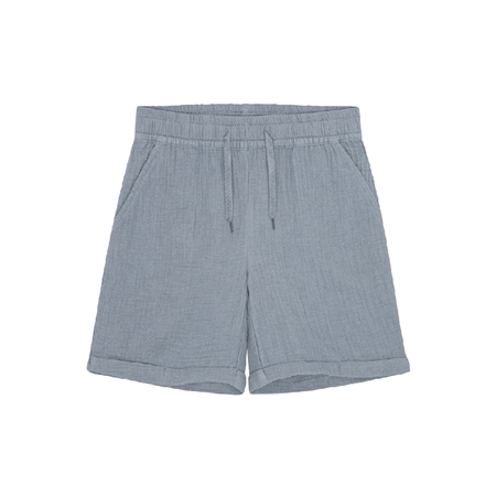 Se BIRKHOLM Muslin Shorts Støvet Blå hos SmartKidz