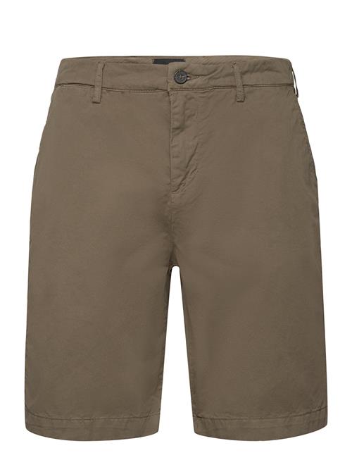Se Anfield Chino Short Lyle & Scott Khaki ved Booztlet