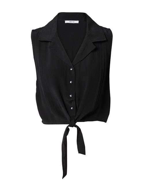Se ABOUT YOU Bluse 'Vicky Shirt'  sort ved About You