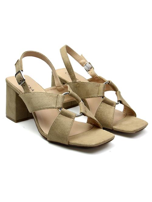 Se Celena Sandaler med rem 'Christel'  camel ved About You