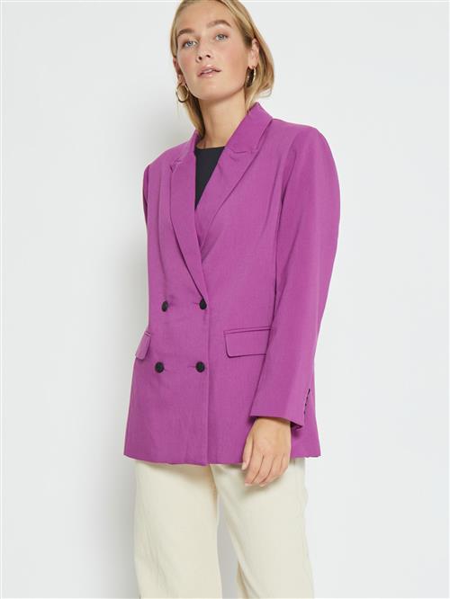 Peppercorn Blazer 'Ginette'  blomme