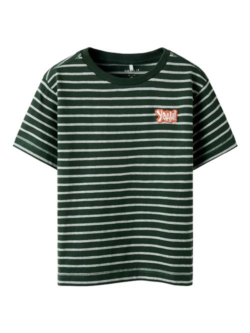 Se NAME IT T-shirt Kristian Deep Forest hos SmartKidz