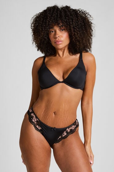 Se Hunkemöller Caro brasiliansk trusse med høj benudskæring sort ved Hunkemøller