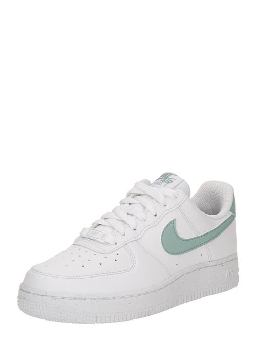 Nike Sportswear Sneaker low 'Nike Air Force 1 '07 SE'  smaragd / hvid
