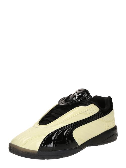 Se PUMA Sneaker low 'V1per The Game Is Yours'  lysegul / sort ved About You