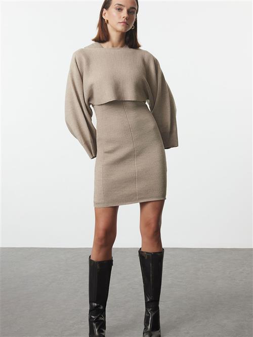 Trendyol Strikkjole  beige