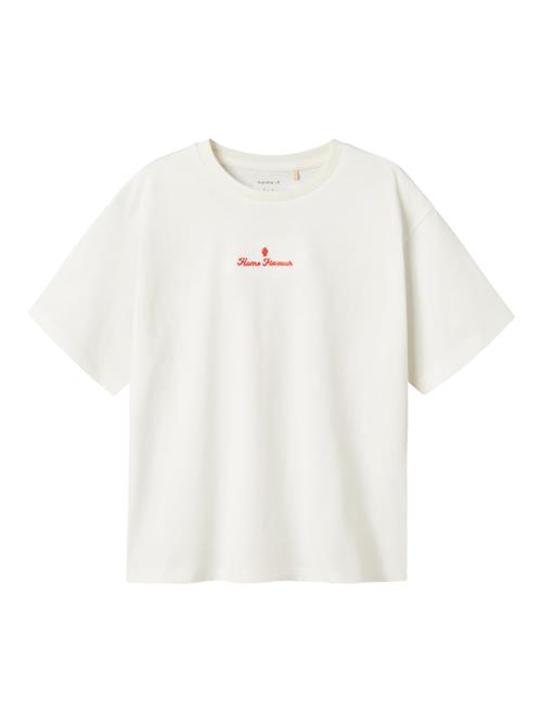 Se NAME IT T-shirt Neata Cloud Dancer Red Alert hos SmartKidz