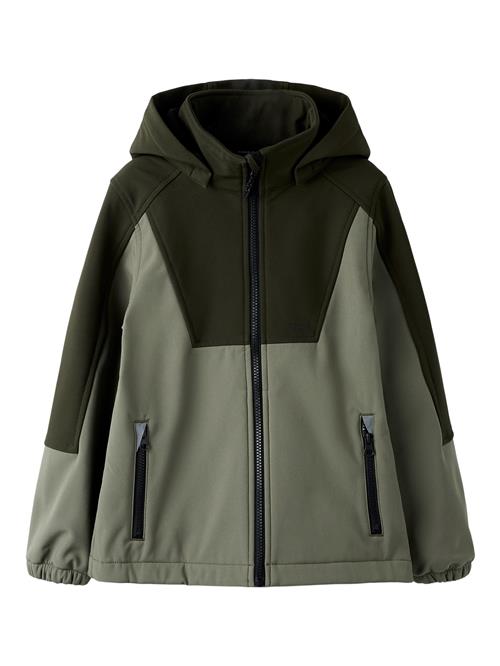 Se NAME IT Softshell Jakke Alfa08 Dusty Olive hos SmartKidz