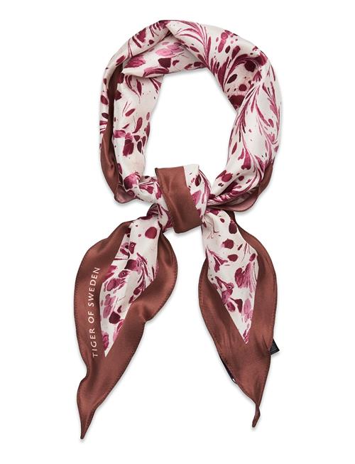 Teonia Tiger Of Sweden Burgundy