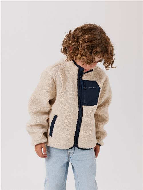 Se NAME IT Teddy Jakke Mattia Moonbeam Chest Pocket Dark Sapphire hos SmartKidz