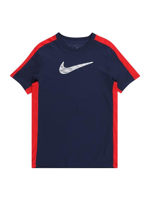 Se Nike Sportswear Shirts 'TRPHY23'  navy / rød / hvid ved About You