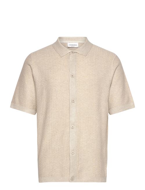 Se Knitted S/S Polo Cardigan Lindbergh Beige ved Booztlet
