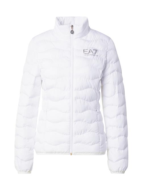 Se EA7 Emporio Armani Overgangsjakke  sølv / hvid ved About You