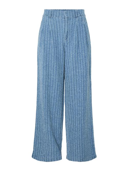 Se PIECES Jeans med lægfolder 'PCMALBA'  blue denim / lyseblå ved About You