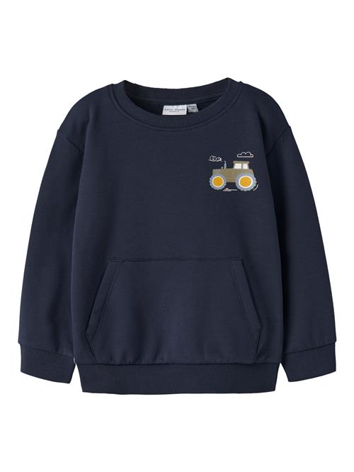 Se NAME IT Sweatshirt Vugo Navy Blazer Tractor hos SmartKidz