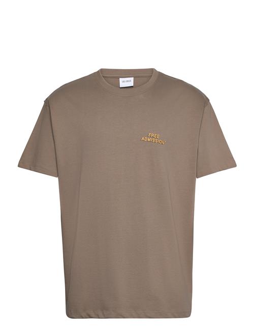 Se Late Night Service T-Shirt Les Deux Brown ved Booztlet