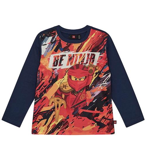Se LEGOÂ® Wear Ninjago Bluse - LwTaffy - Mørkeblå hos KidsWorld