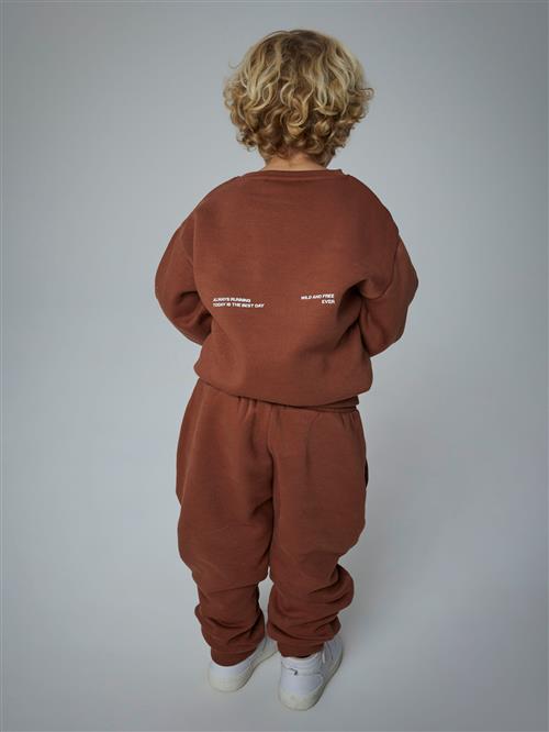 Se NAME IT Sweatpants Okian Carob Brown hos SmartKidz