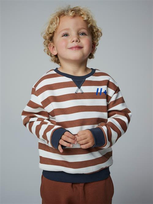 Se NAME IT Sweatshirt Ovillo Carob Brown hos SmartKidz