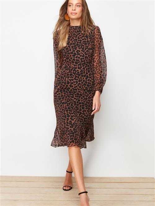 Trendyol Kjole  camel / mørkebrun / sort