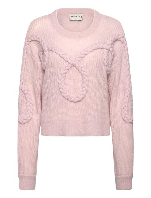 Sakira Munthe Pink