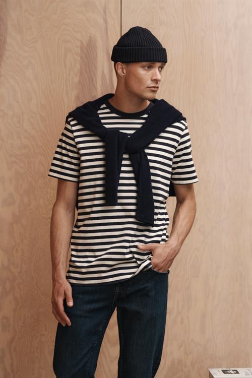 Se Dune Logo Stripes SS GOTS hos Din tøjmand