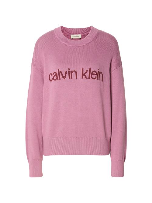 Se Calvin Klein Jeans Pullover  bordeaux / pastelrød ved About You